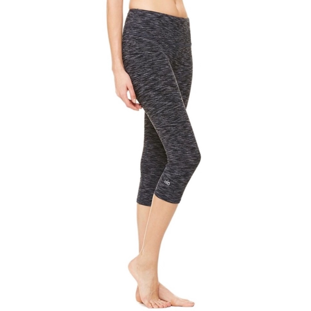 ALO Yoga Women's Heathered Black Gray Cropped Leggings